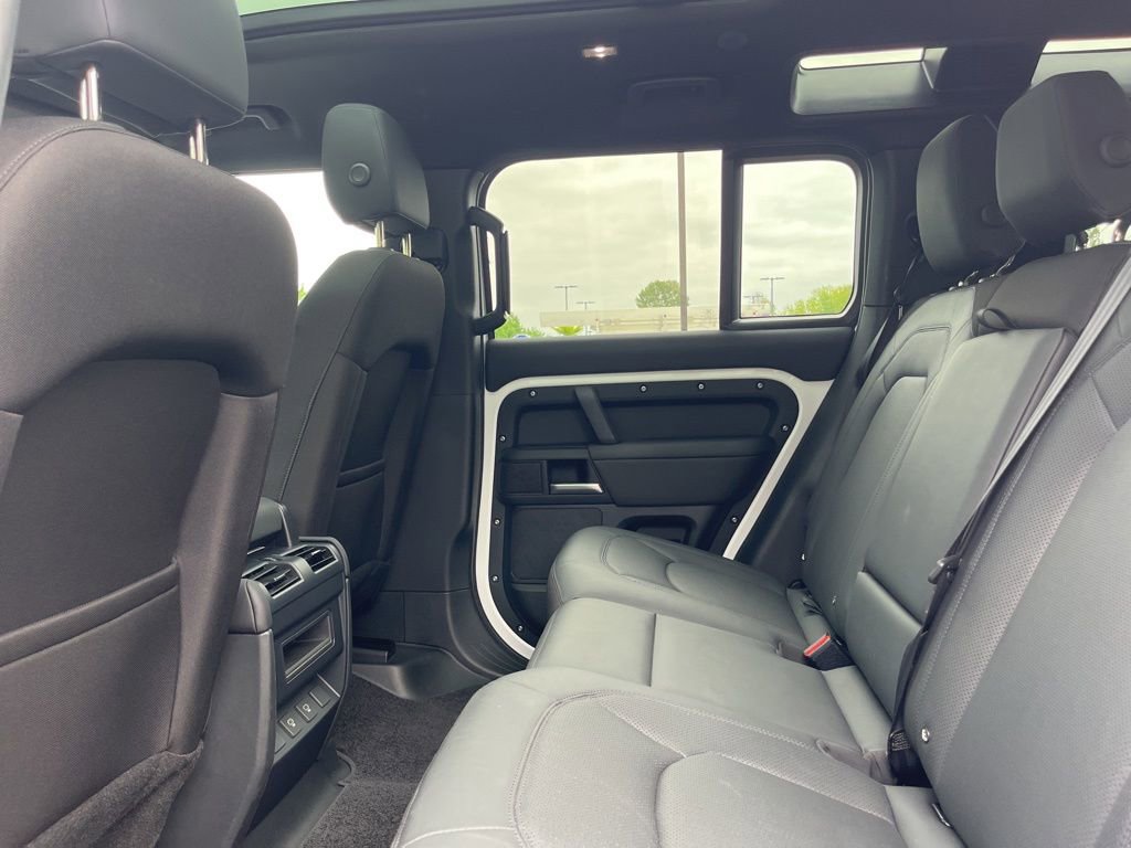 Used 2025 Land Rover Defender 110 S AWD/4WD image 5