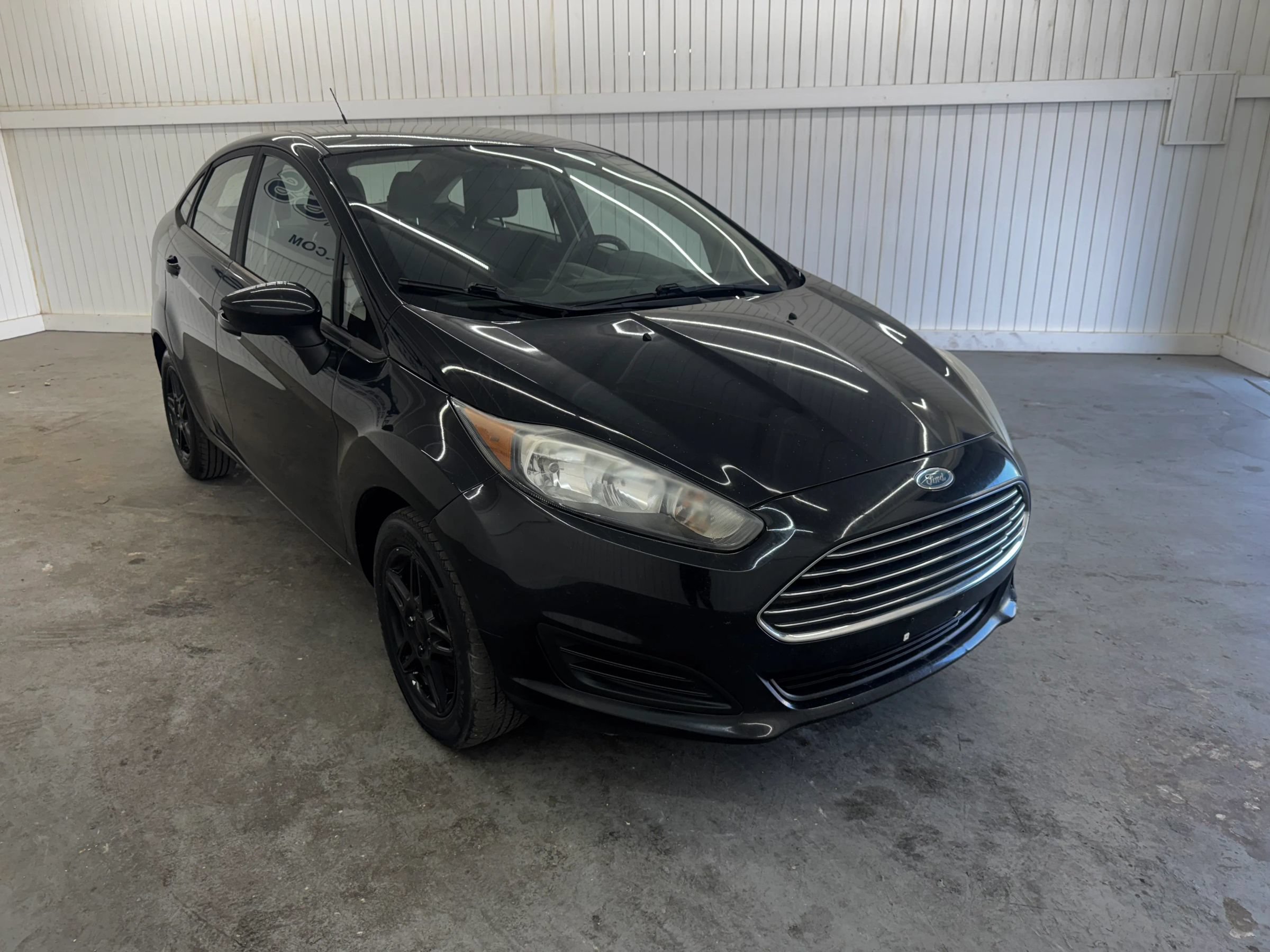 Used 2019 Ford Fiesta SE FWD image 3