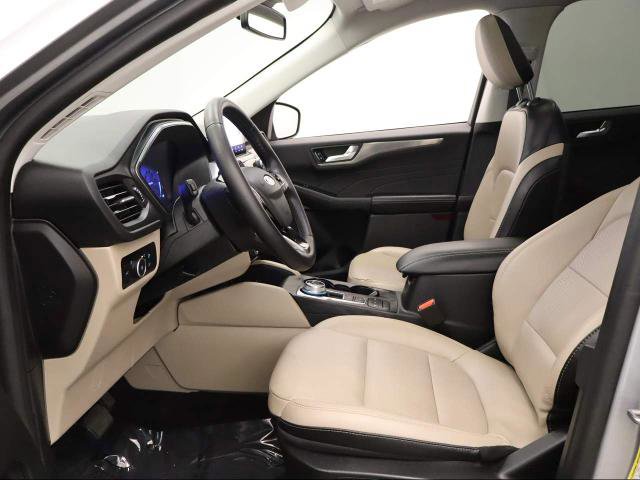 Certified 2022 Ford Escape Titanium w/ Class II Trailer Tow Package image 8