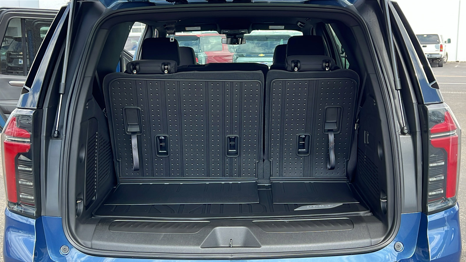 New 2025 Chevrolet Tahoe LS image 12