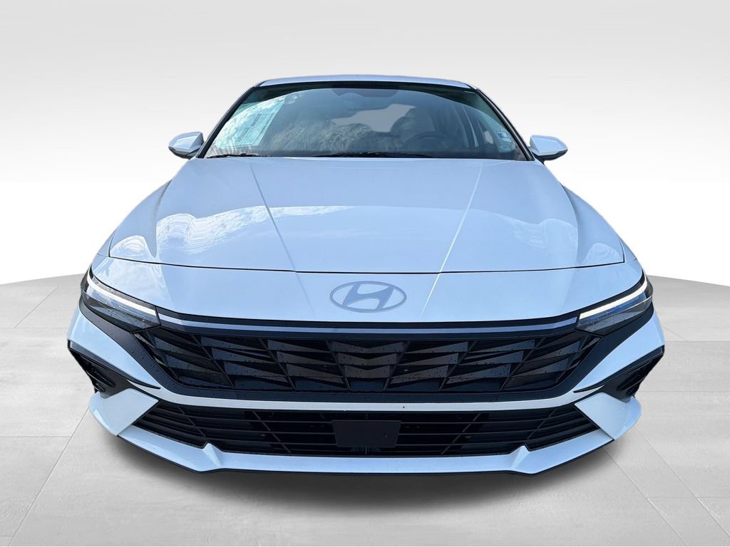 New 2026 Hyundai Elantra Limited FWD image 11