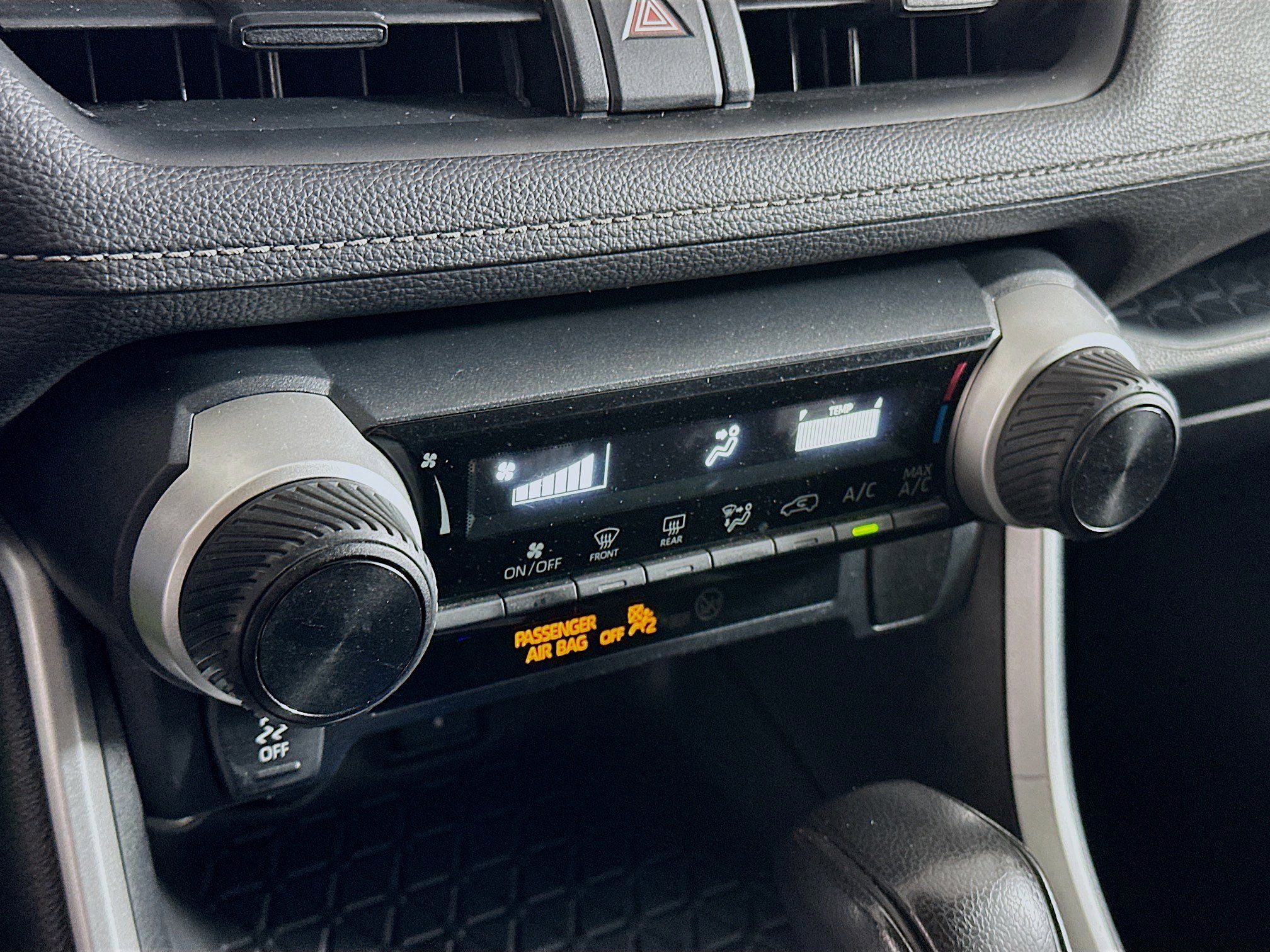 Used 2020 Toyota RAV4 LE FWD image 22