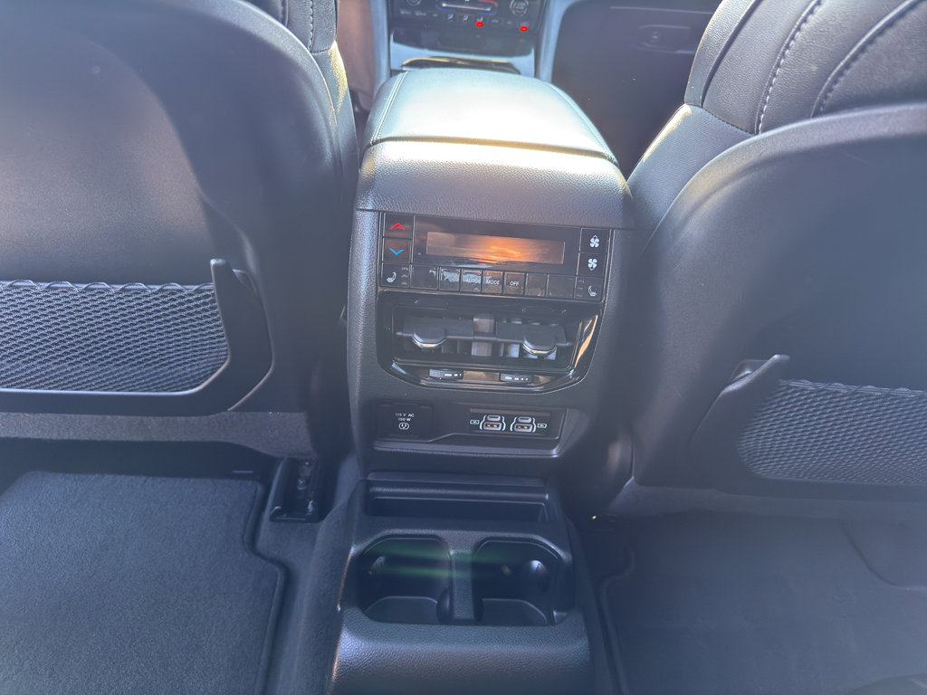 Used 2024 Jeep Grand Cherokee L Limited image 33