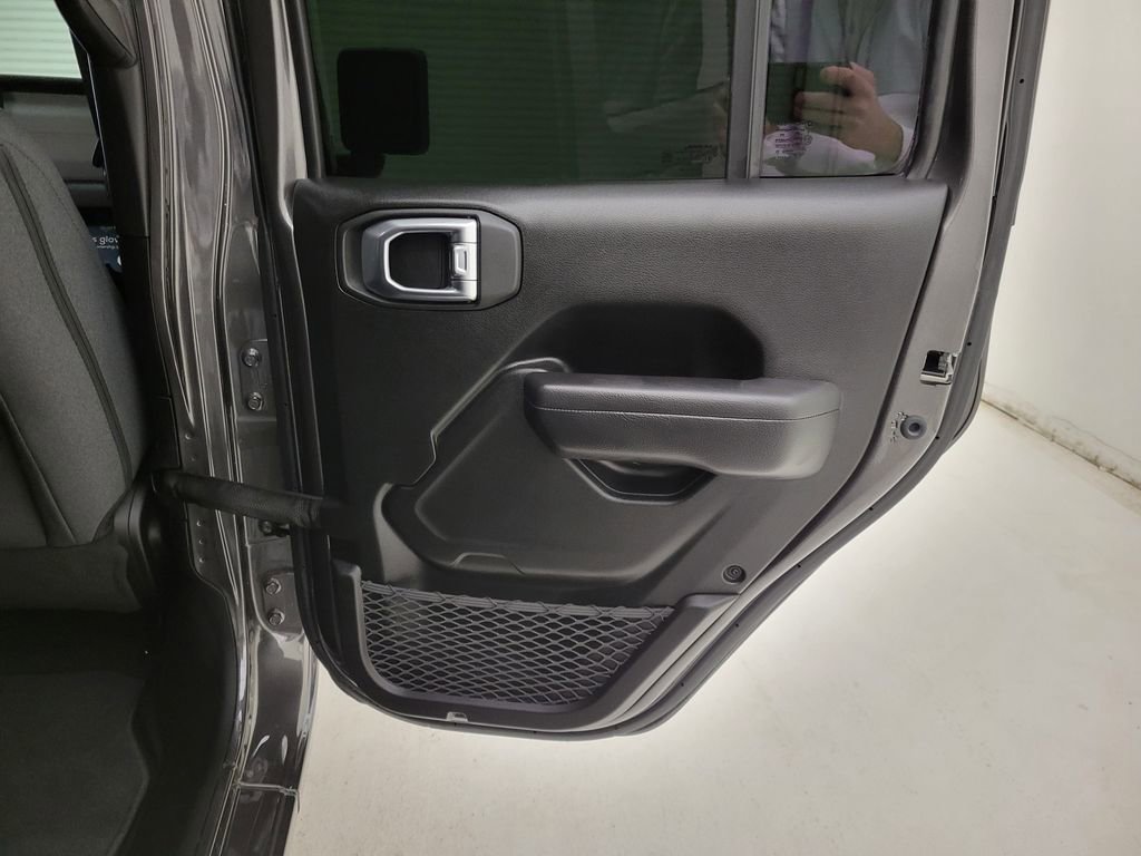 Used 2025 Jeep Wrangler Sport S image 36