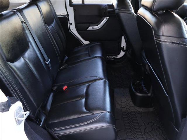 Used 2015 Jeep Wrangler Unlimited Sahara w/ Dual Top Group AWD/4WD image 21