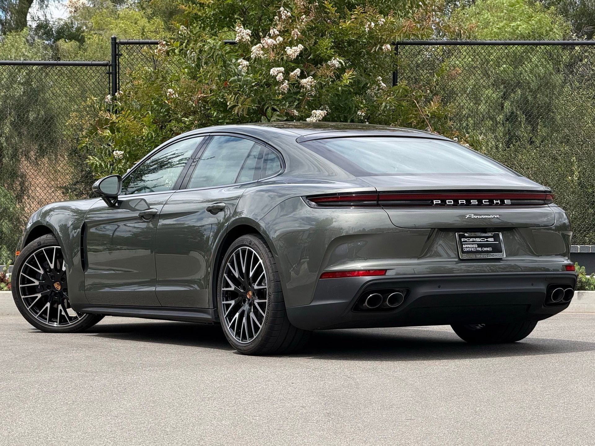 Used 2026 Porsche Panamera image 3