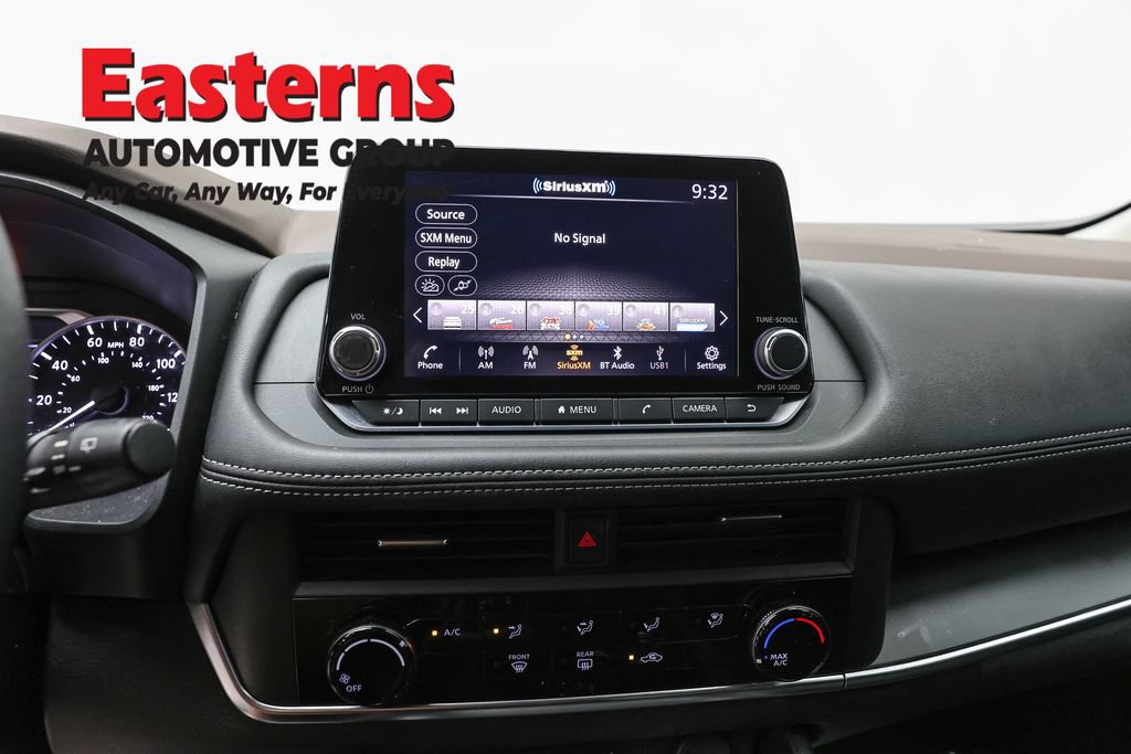 Used 2023 Nissan Rogue S AWD/4WD image 12