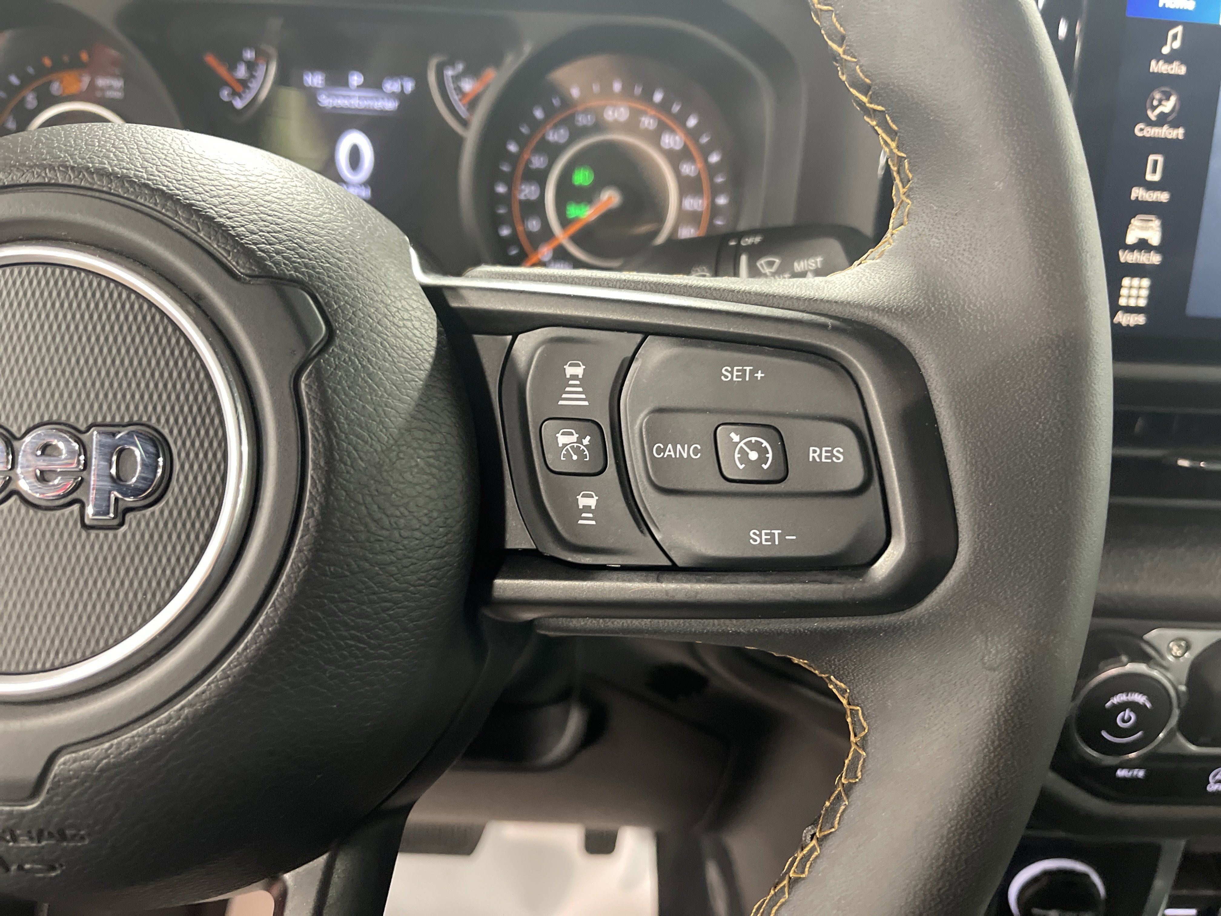 Used 2024 Jeep Wrangler Willys image 18