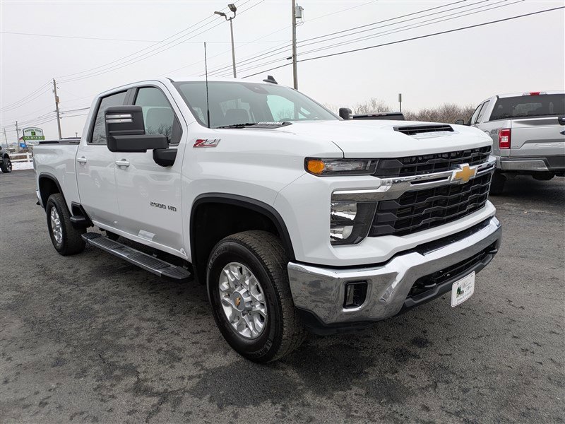 Used 2024 Chevrolet Silverado 2500 LT image 9