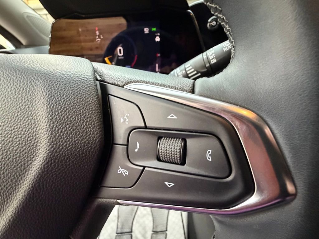 Used 2024 Chevrolet Trax LT w/ Driver Confidence Package FWD image 25