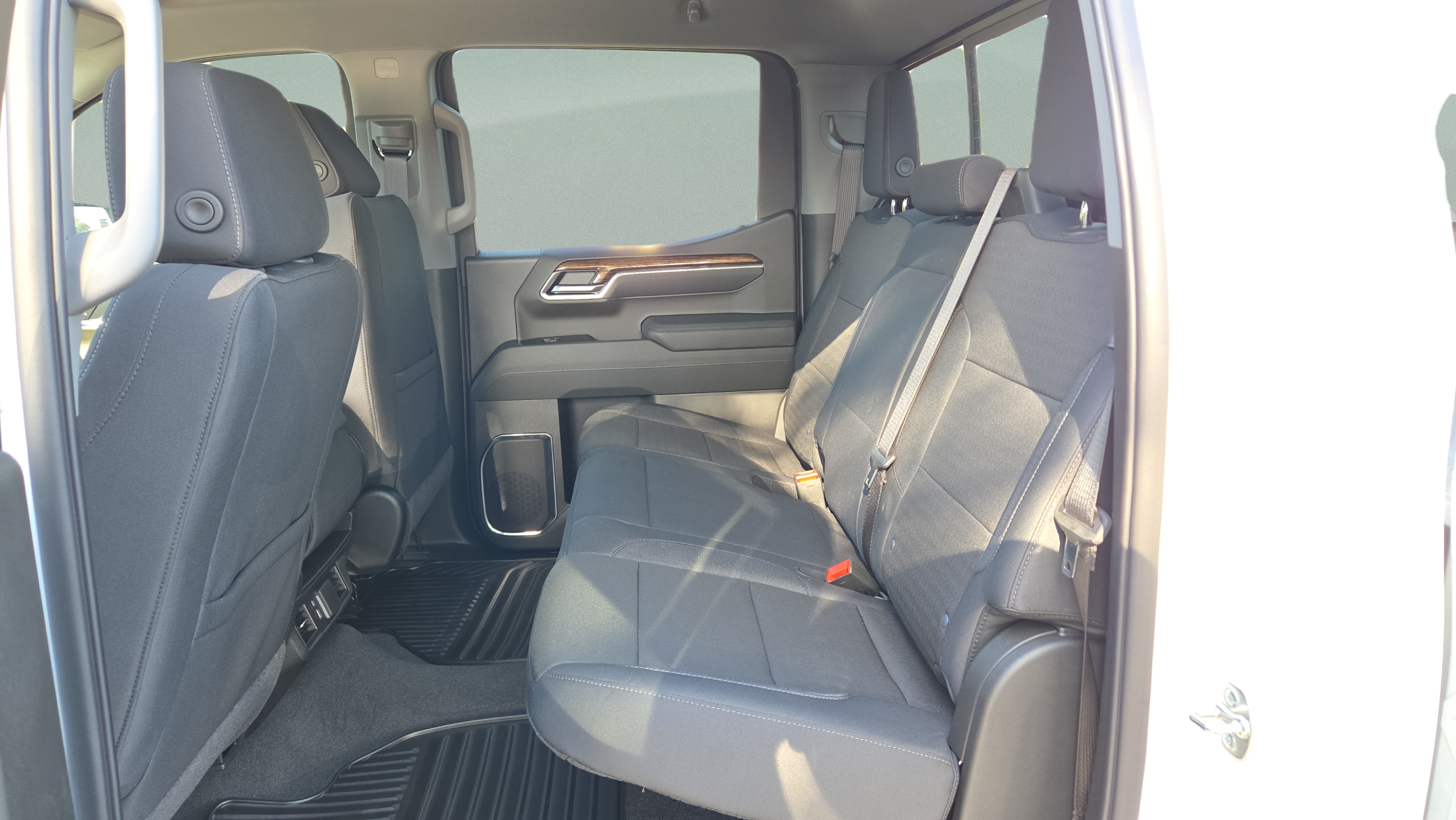 New 2026 GMC Sierra 1500 SLE w/ Preferred Package RWD image 10