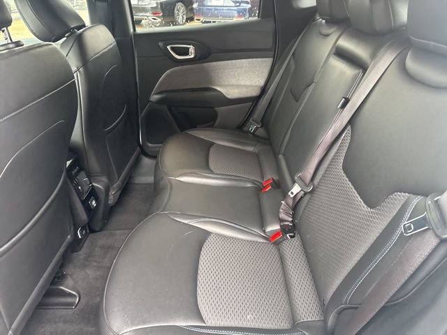 Used 2025 Jeep Compass Latitude image 27