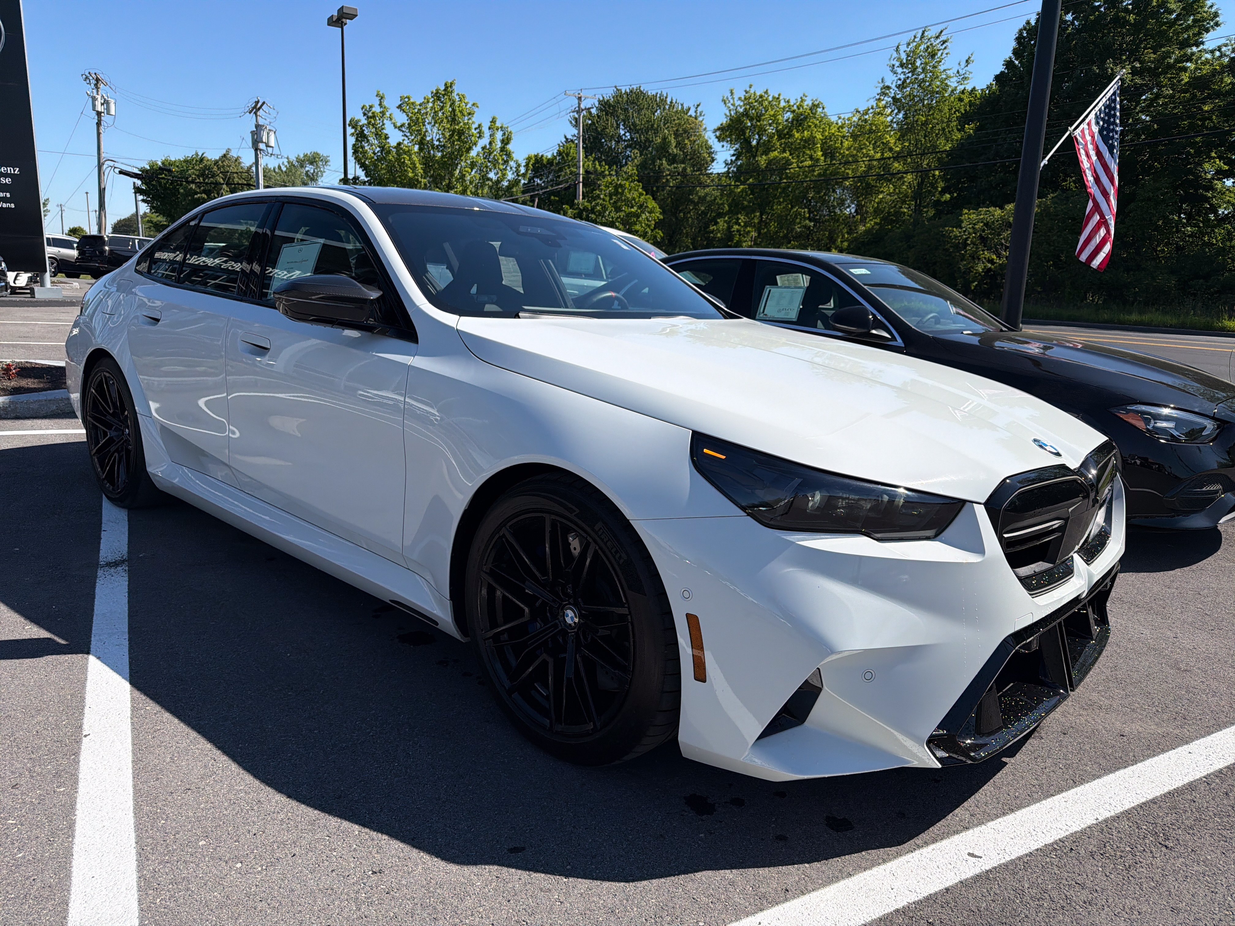 Used 2025 BMW M5 w/ Carbon Package AWD/4WD image 2