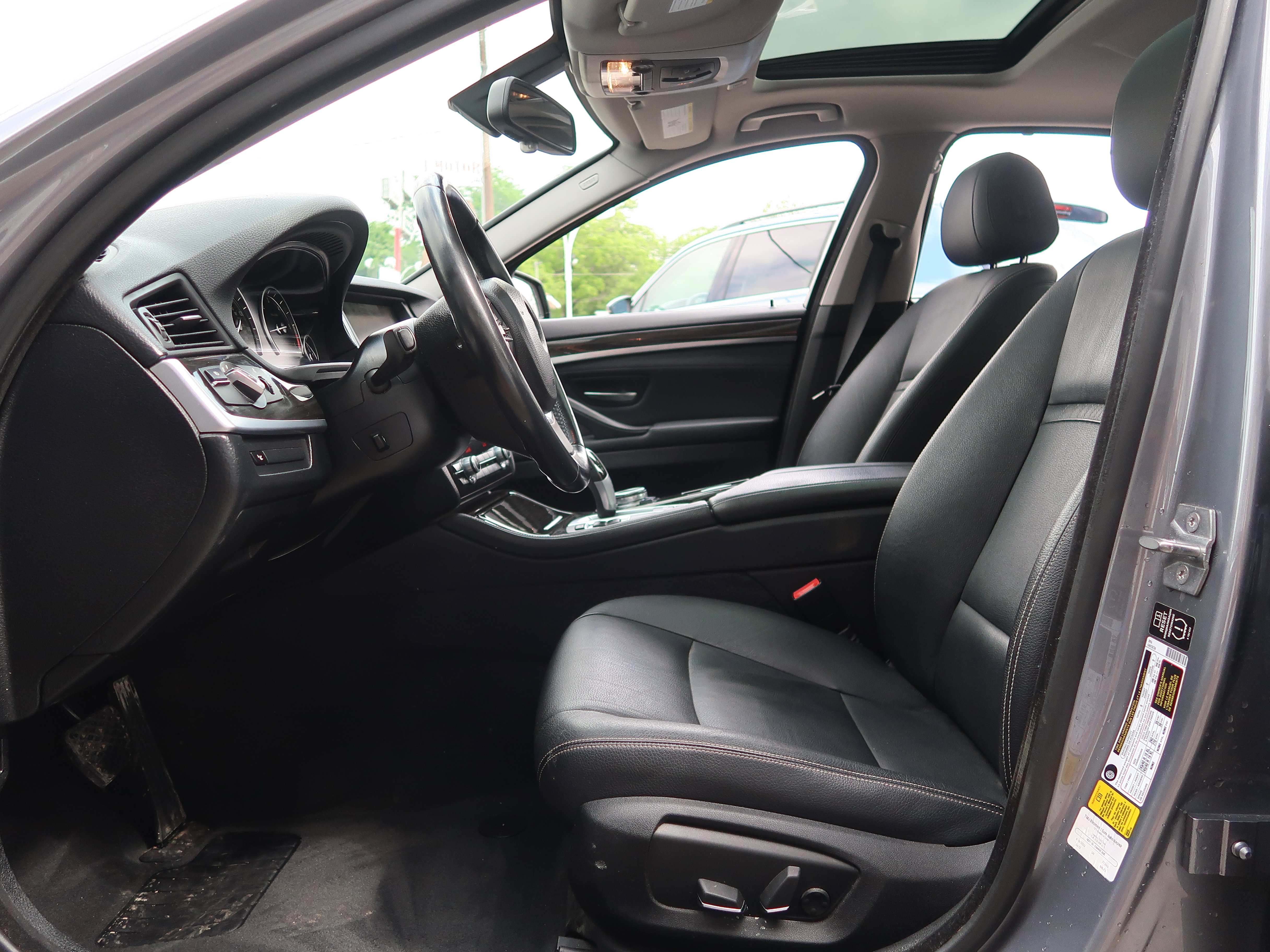 Used 2014 BMW 535d Sedan RWD image 31