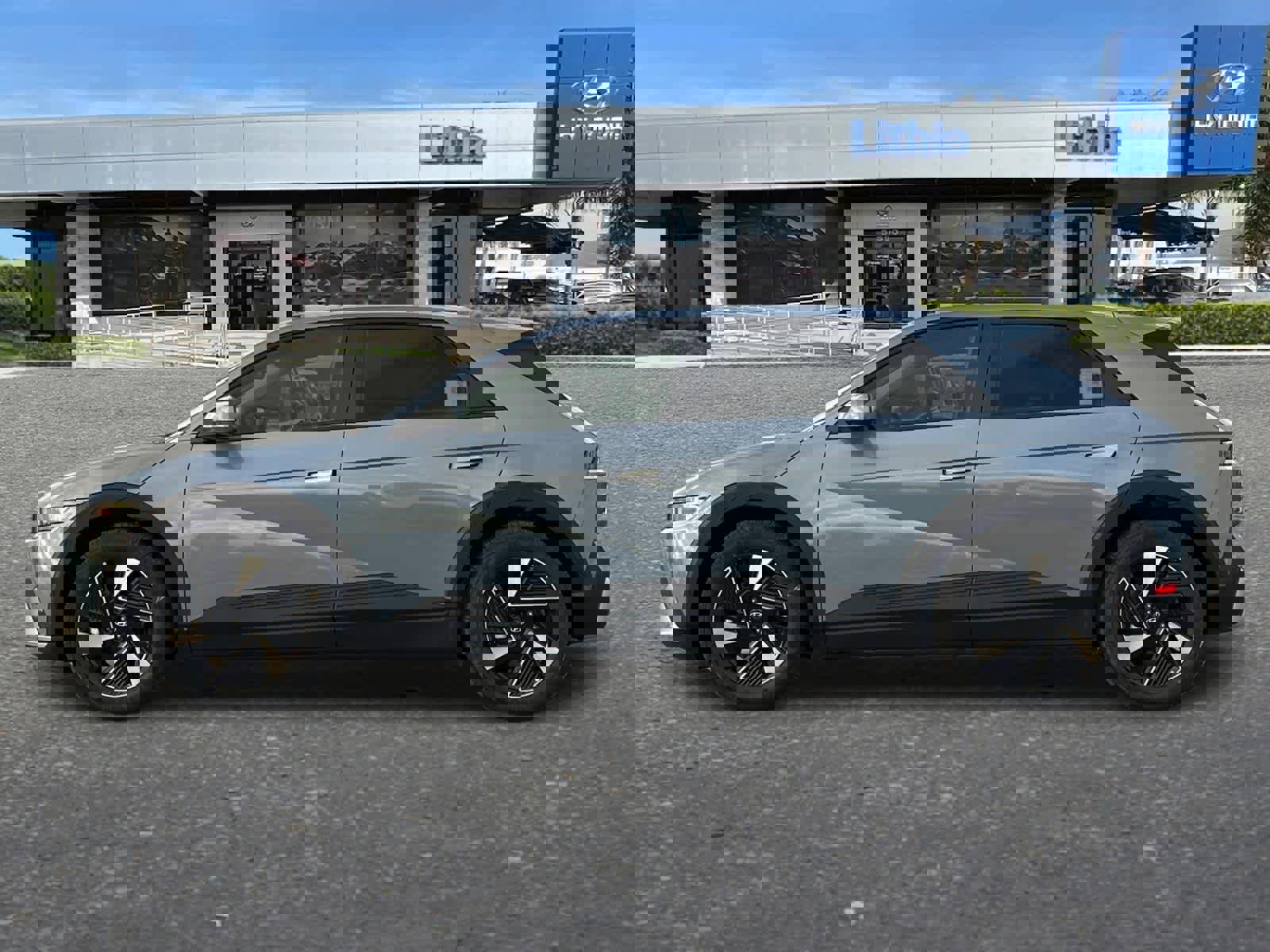 New 2026 Hyundai Ioniq 5 SE image 5