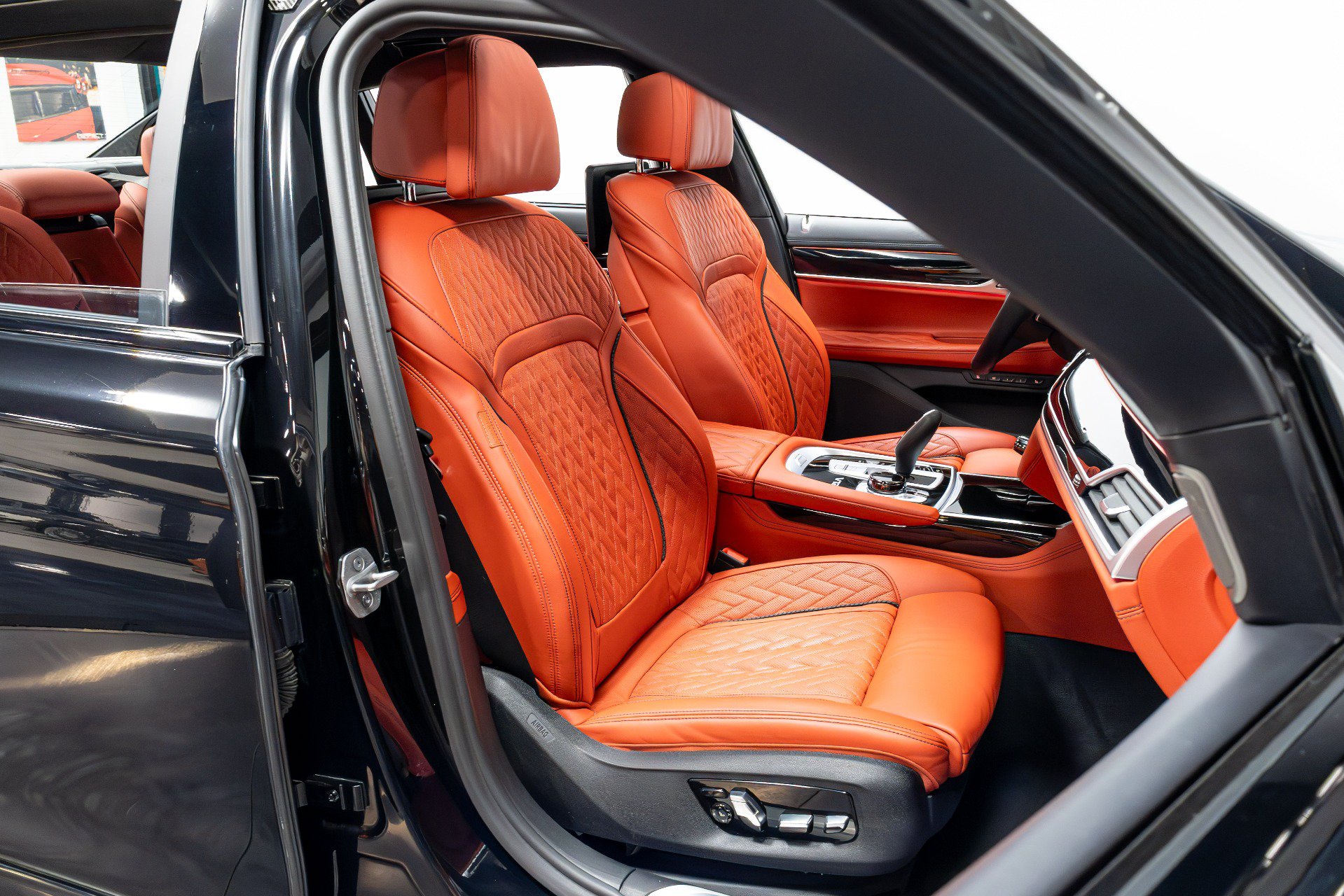 Used 2022 BMW M760i xDrive AWD/4WD image 22