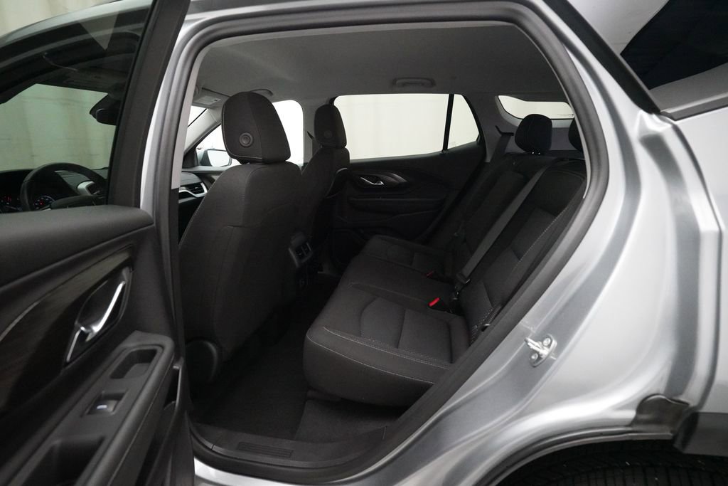 Used 2024 GMC Terrain SLE w/ Driver Convenience Package image 16