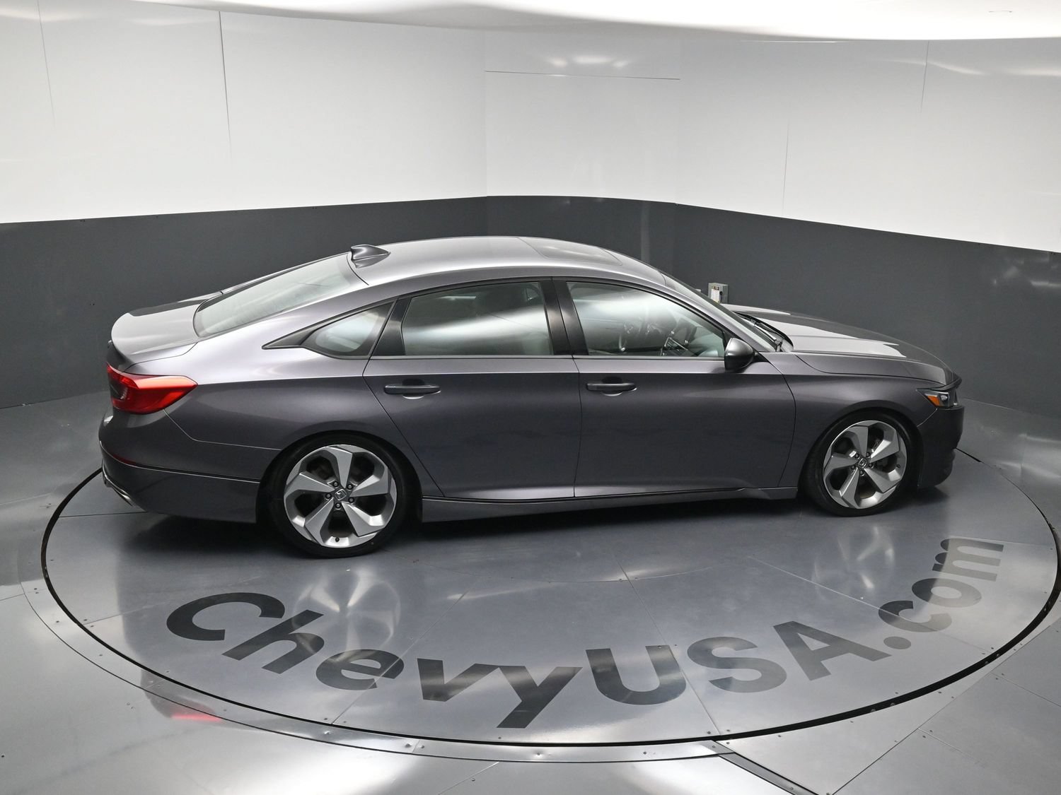 Used 2018 Honda Accord Touring image 31