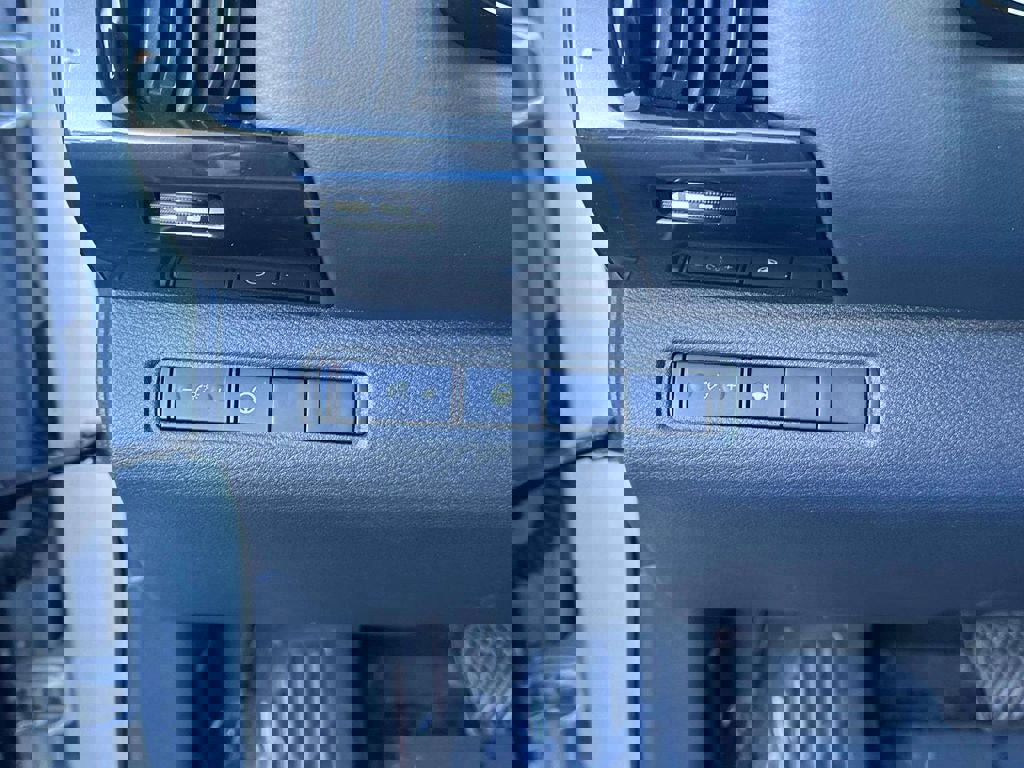 Used 2024 Nissan Pathfinder SV image 21