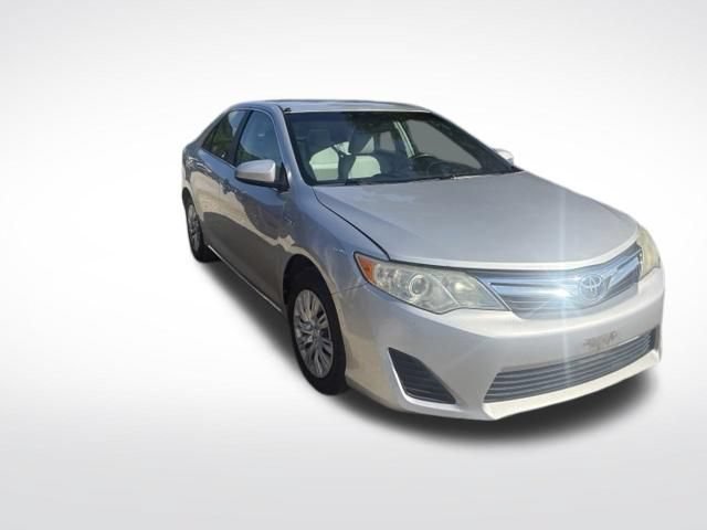 Used 2014 Toyota Camry LE FWD image 3