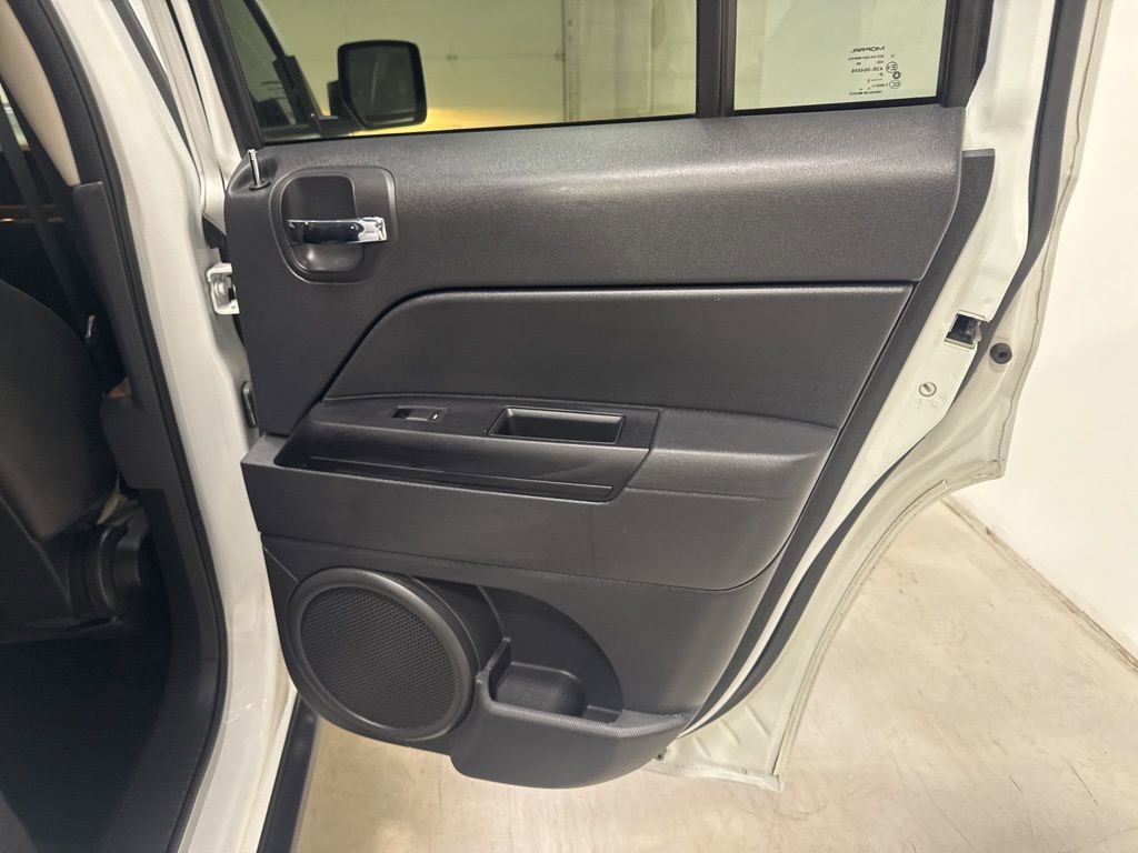 Used 2015 Jeep Patriot High Altitude image 33