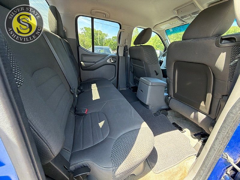 Used 2012 Nissan Frontier SV w/ Sport Appearance Pkg AWD/4WD image 17
