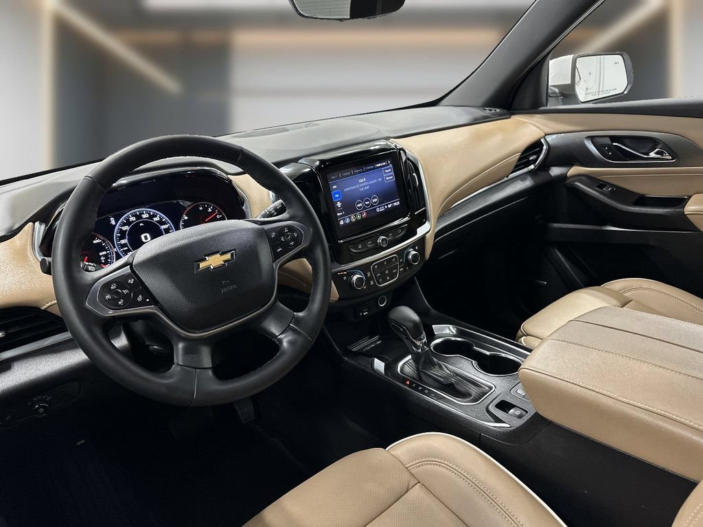 Used 2023 Chevrolet Traverse Premier FWD image 13