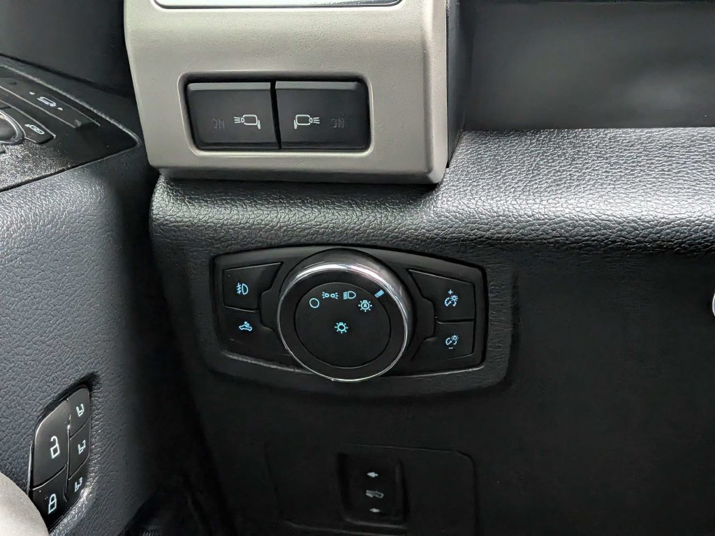 Used 2022 Ford F250 Lariat w/ Lariat Value Package AWD/4WD image 21