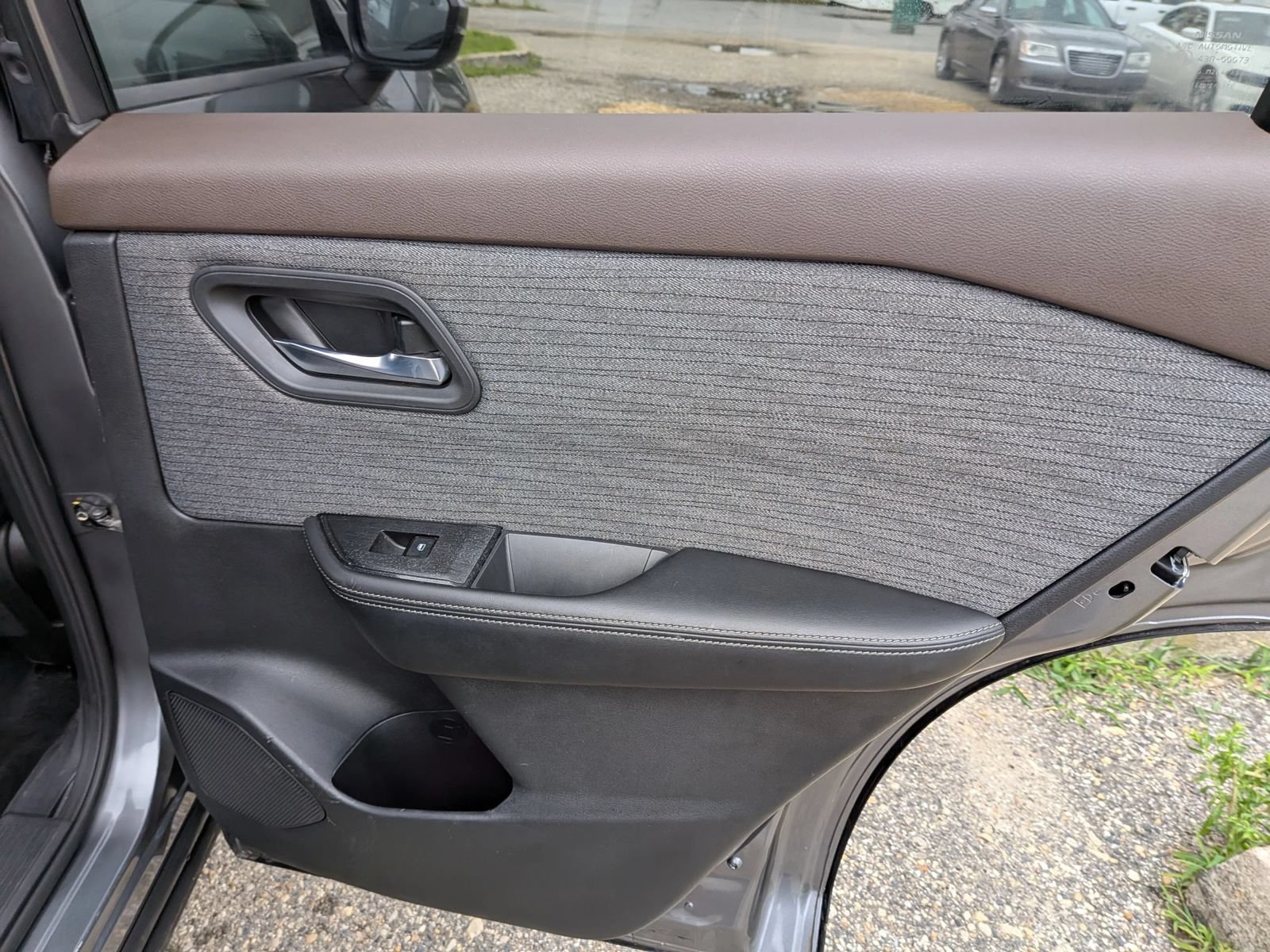 Used 2023 Nissan Rogue SV AWD/4WD image 34