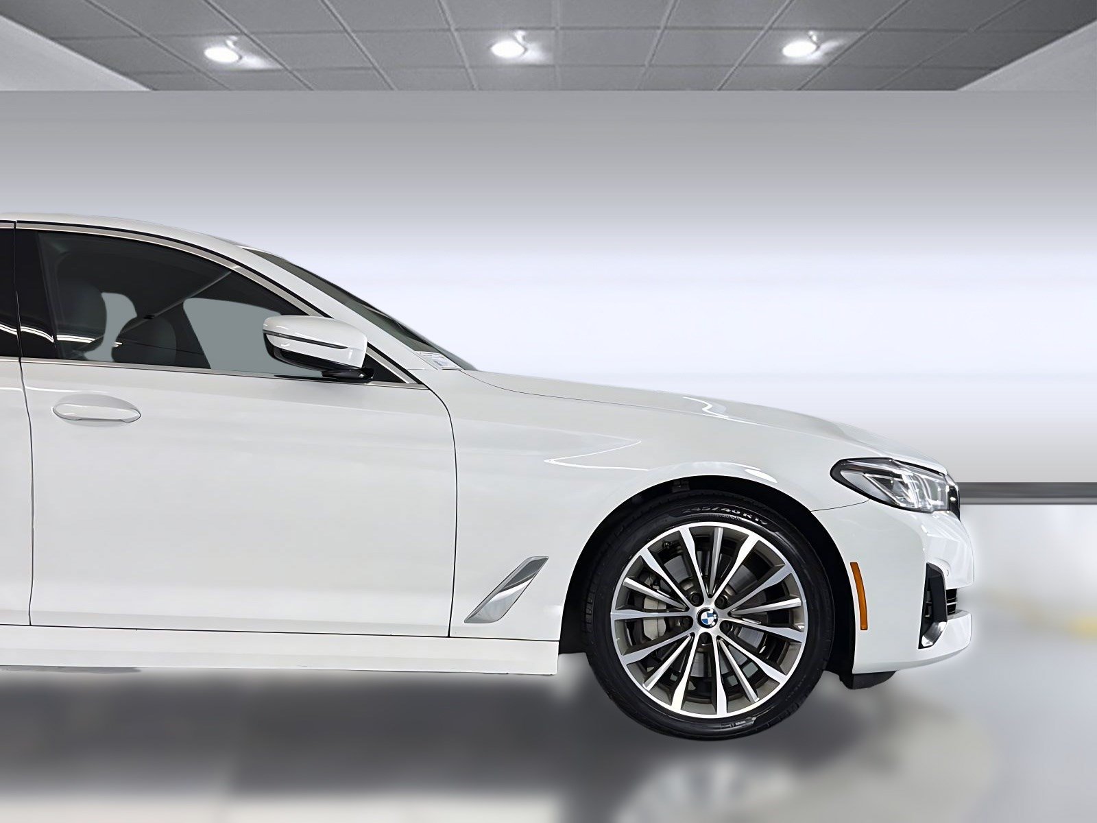 Used 2023 BMW 530i w/ Premium Package RWD image 35