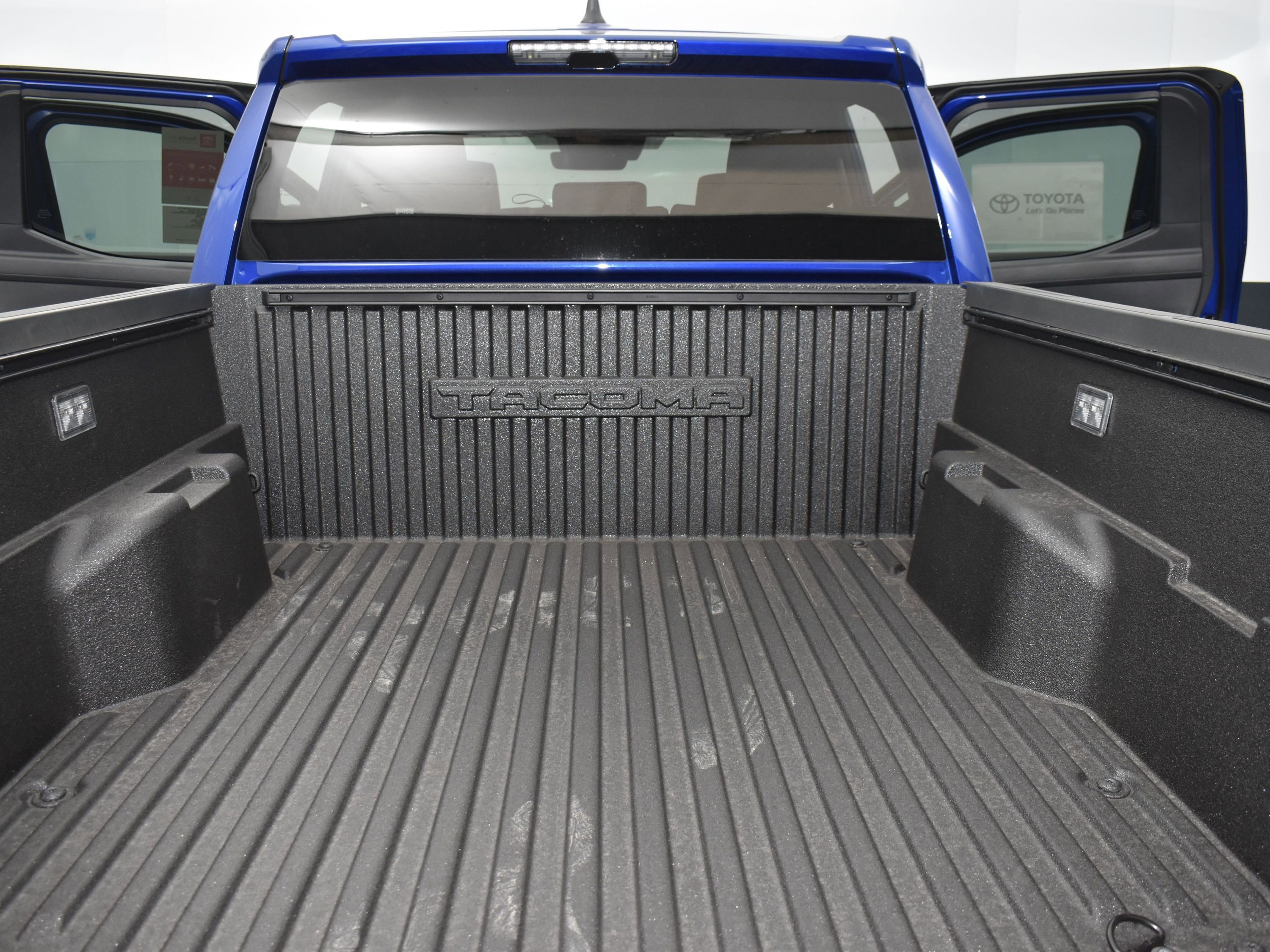 Used 2025 Toyota Tacoma TRD Off-Road image 14