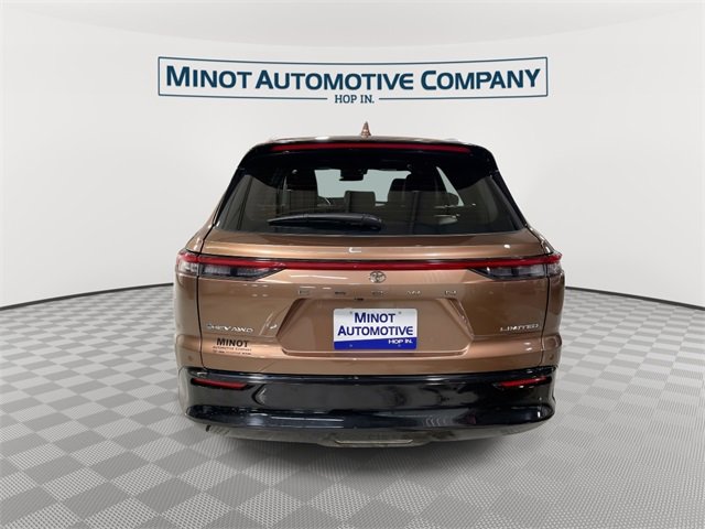 Used 2025 Toyota Crown Signia image 7