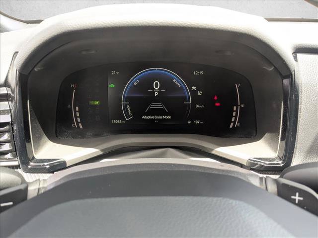 Used 2025 Toyota Camry SE FWD image 11