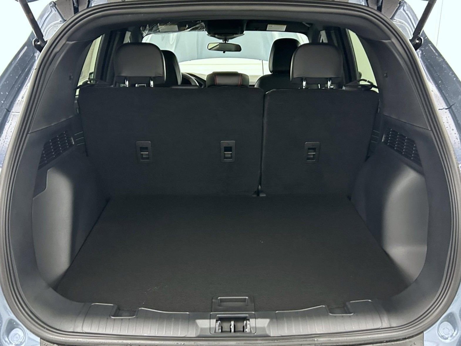 New 2026 Ford Escape ST-Line w/ Cold Weather Package image 21