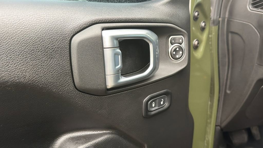 Used 2024 Jeep Wrangler Unlimited Sport AWD/4WD image 12