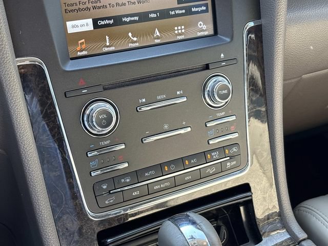 Used 2017 Lincoln Navigator Select AWD/4WD image 33