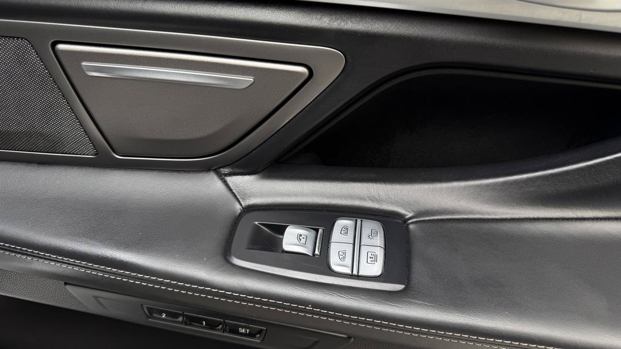 Used 2022 BMW 740i xDrive w/ Premium Package AWD/4WD image 35