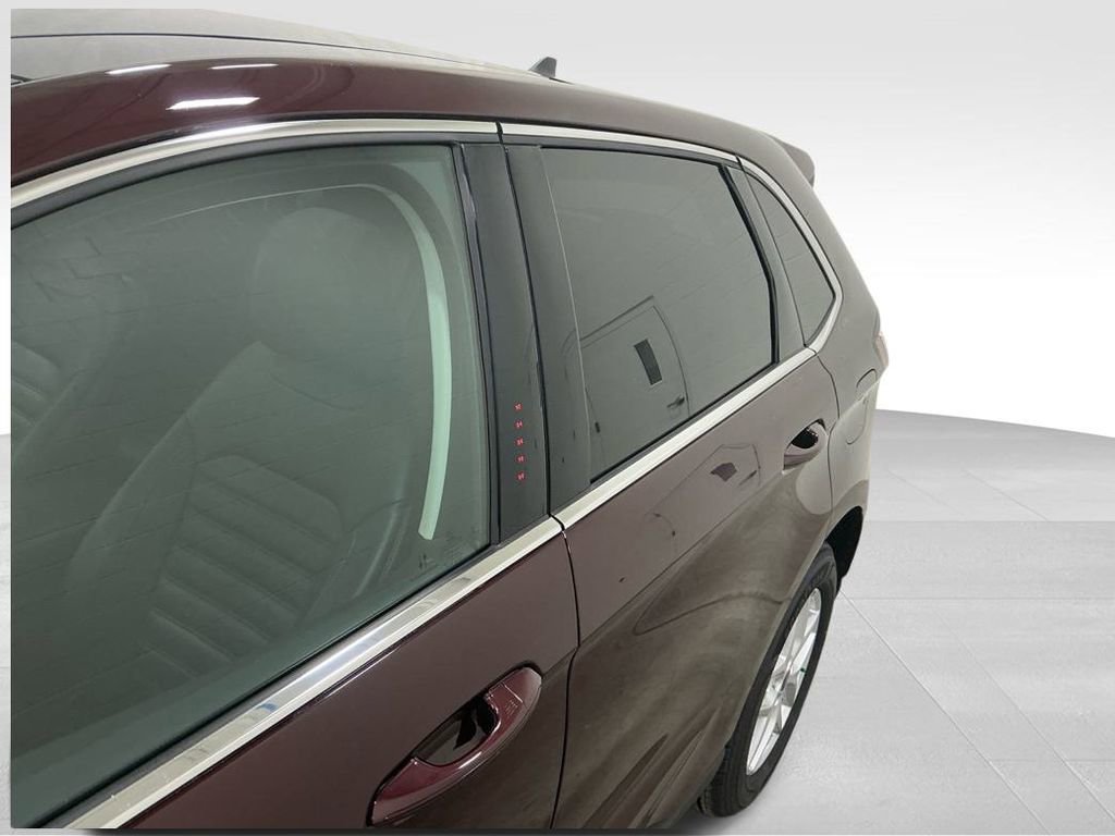 Used 2022 Ford Edge SEL w/ Convenience Package image 9