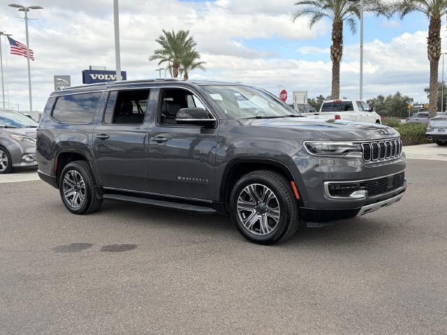 Used 2024 Jeep Wagoneer L Series II w/ Flexible Seating Group AWD/4WD image 4