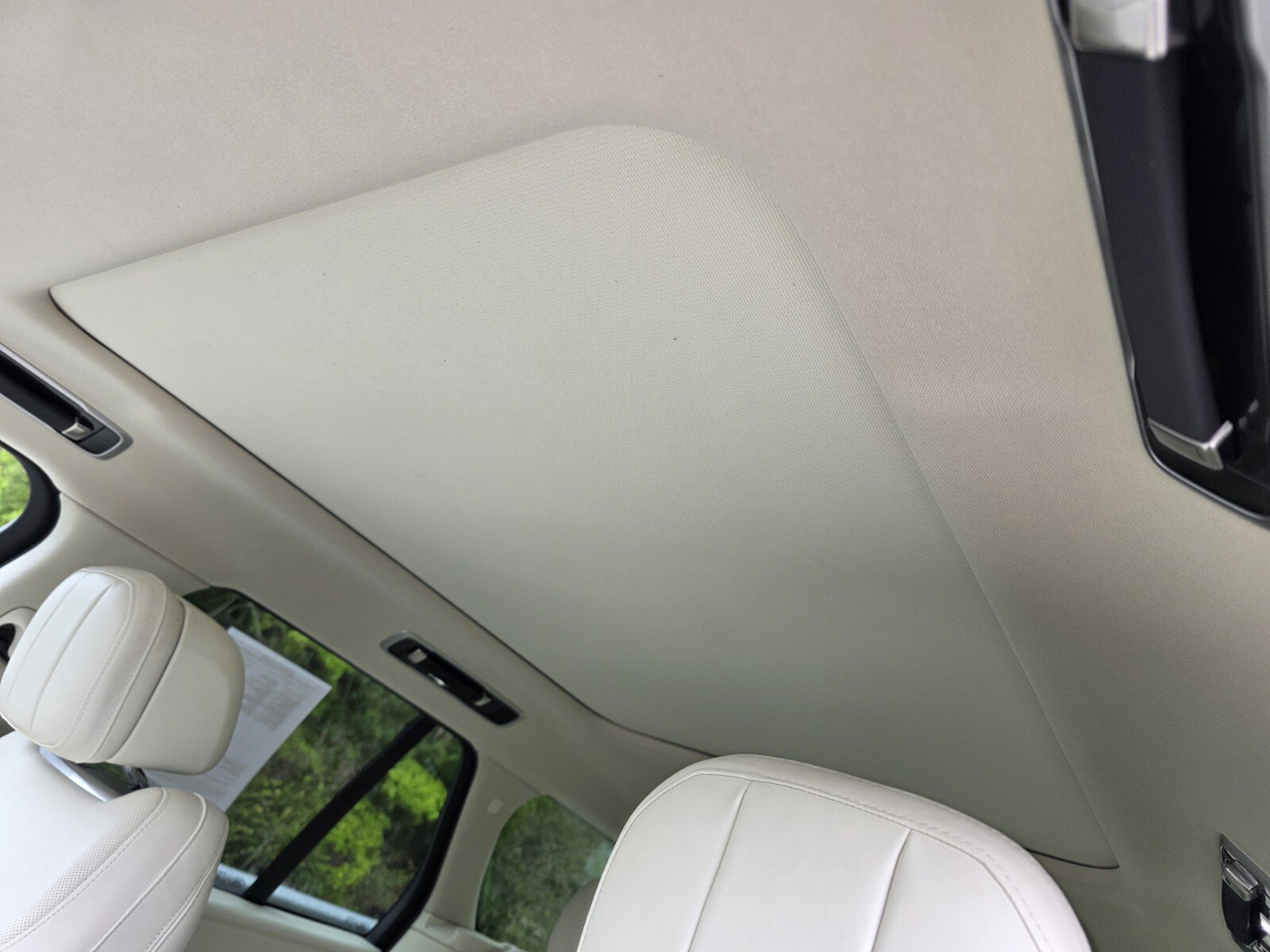 Certified 2023 Land Rover Range Rover SE image 13