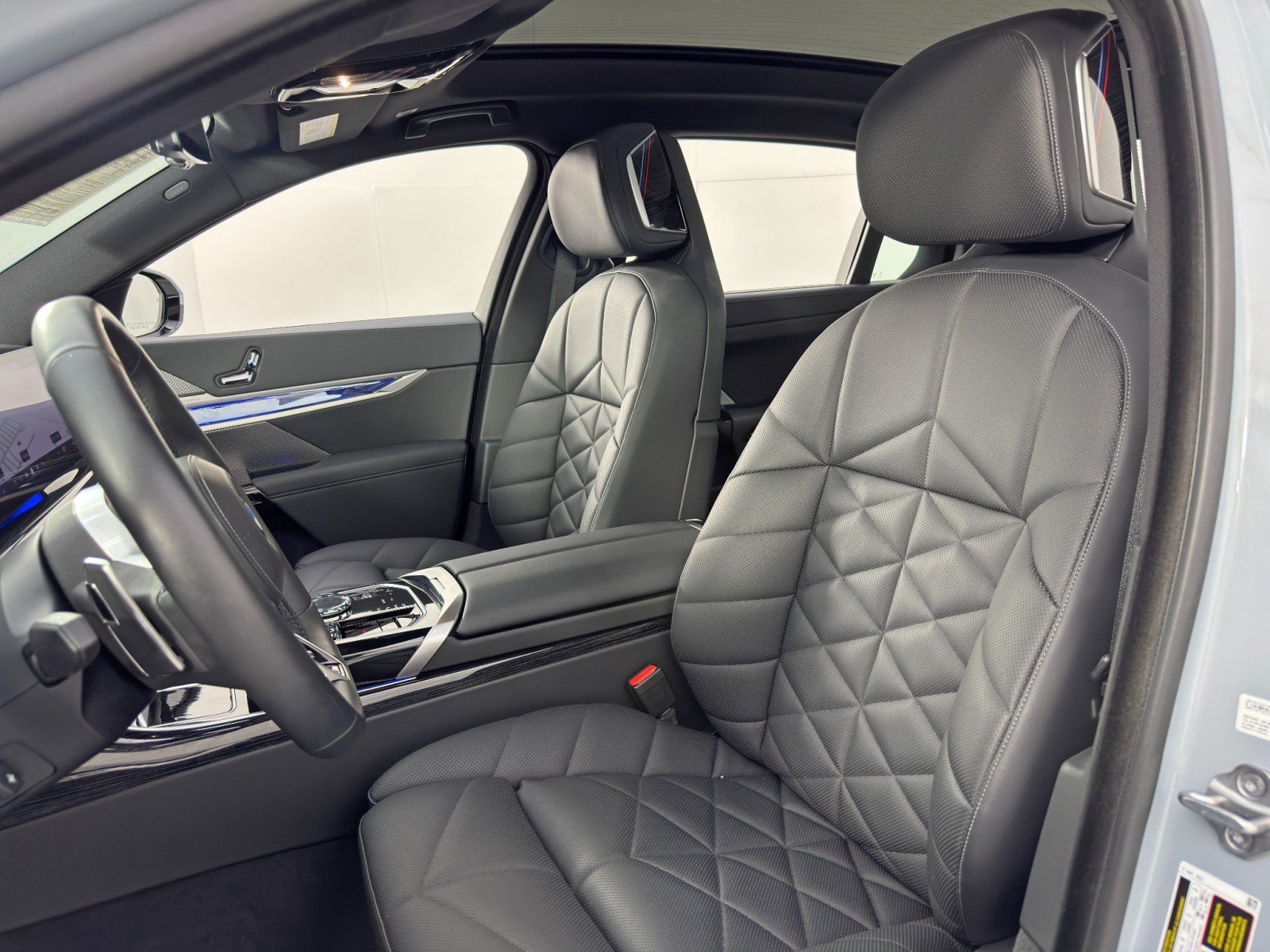 Used 2024 BMW 740i w/ Premium Package 2 RWD image 49