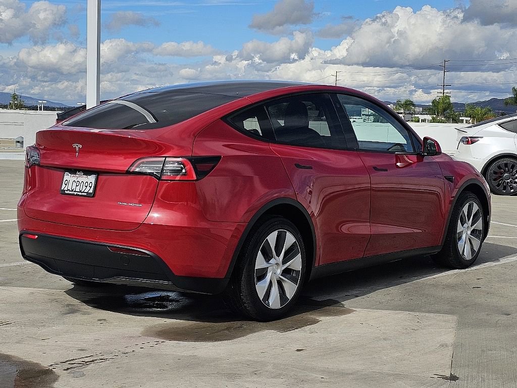 Used 2021 Tesla Model Y Long Range image 17