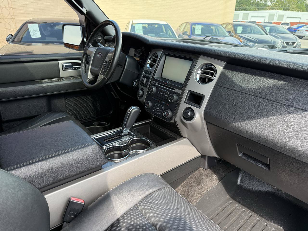 Used 2015 Ford Expedition Limited w/ Equipment Group 301A AWD/4WD image 17