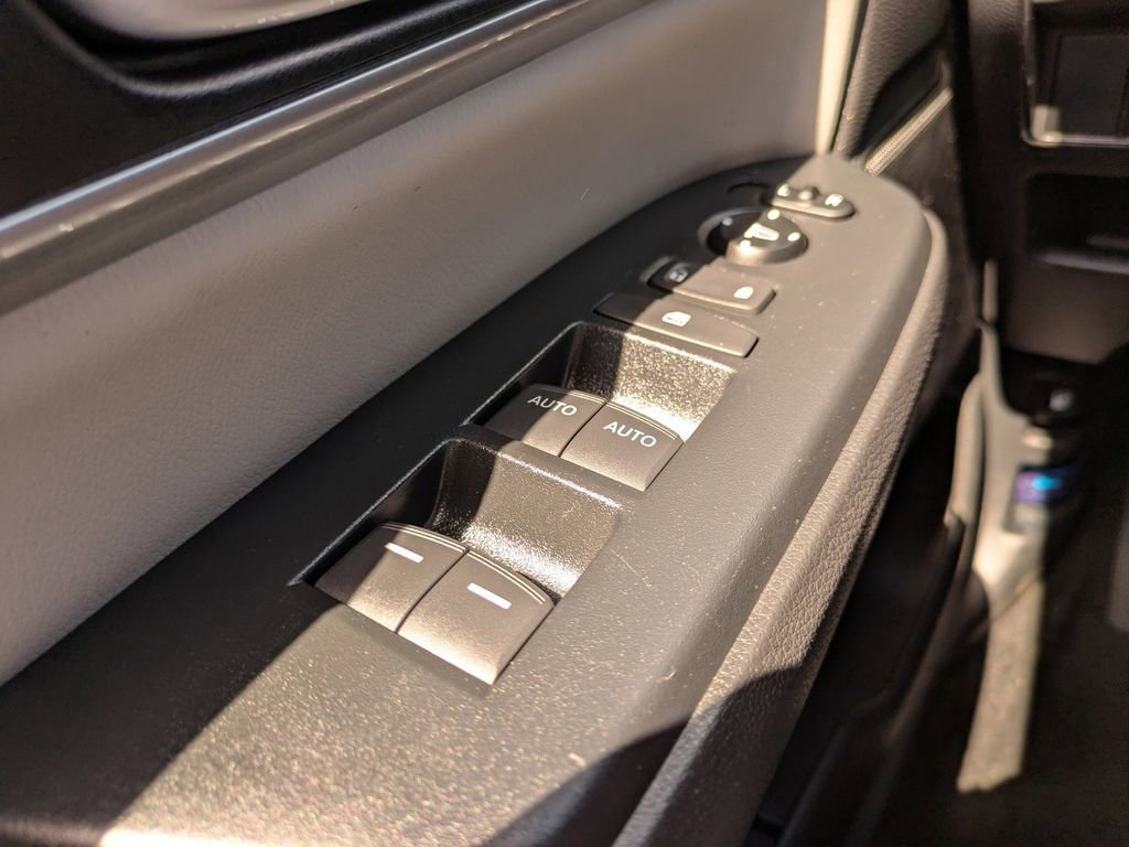 Used 2017 Honda CR-V EX-L image 26