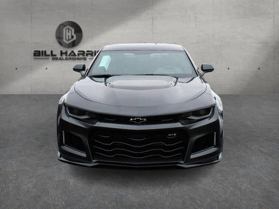 Used 2018 Chevrolet Camaro ZL1 image 2