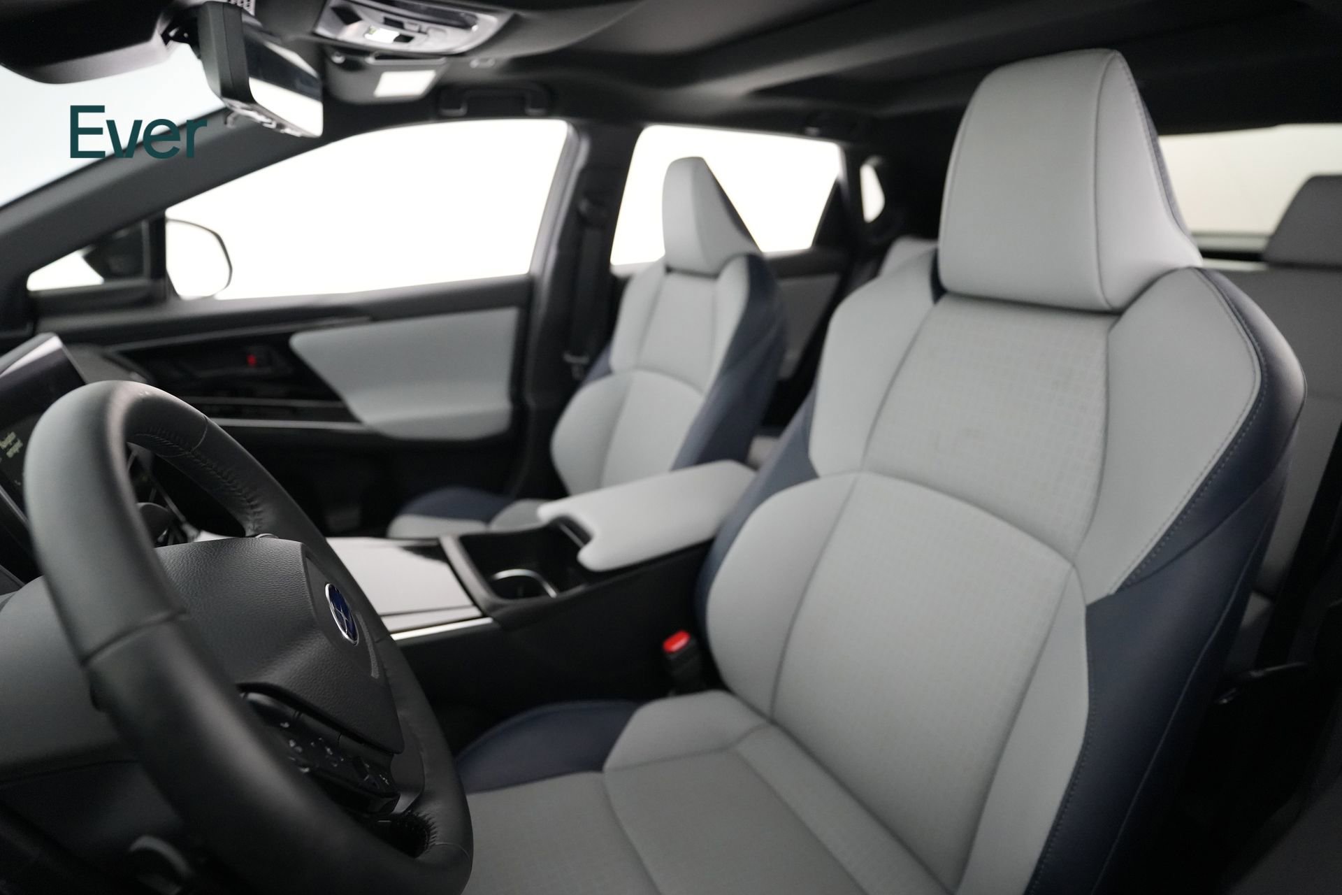 Used 2023 Subaru Solterra AWD image 4