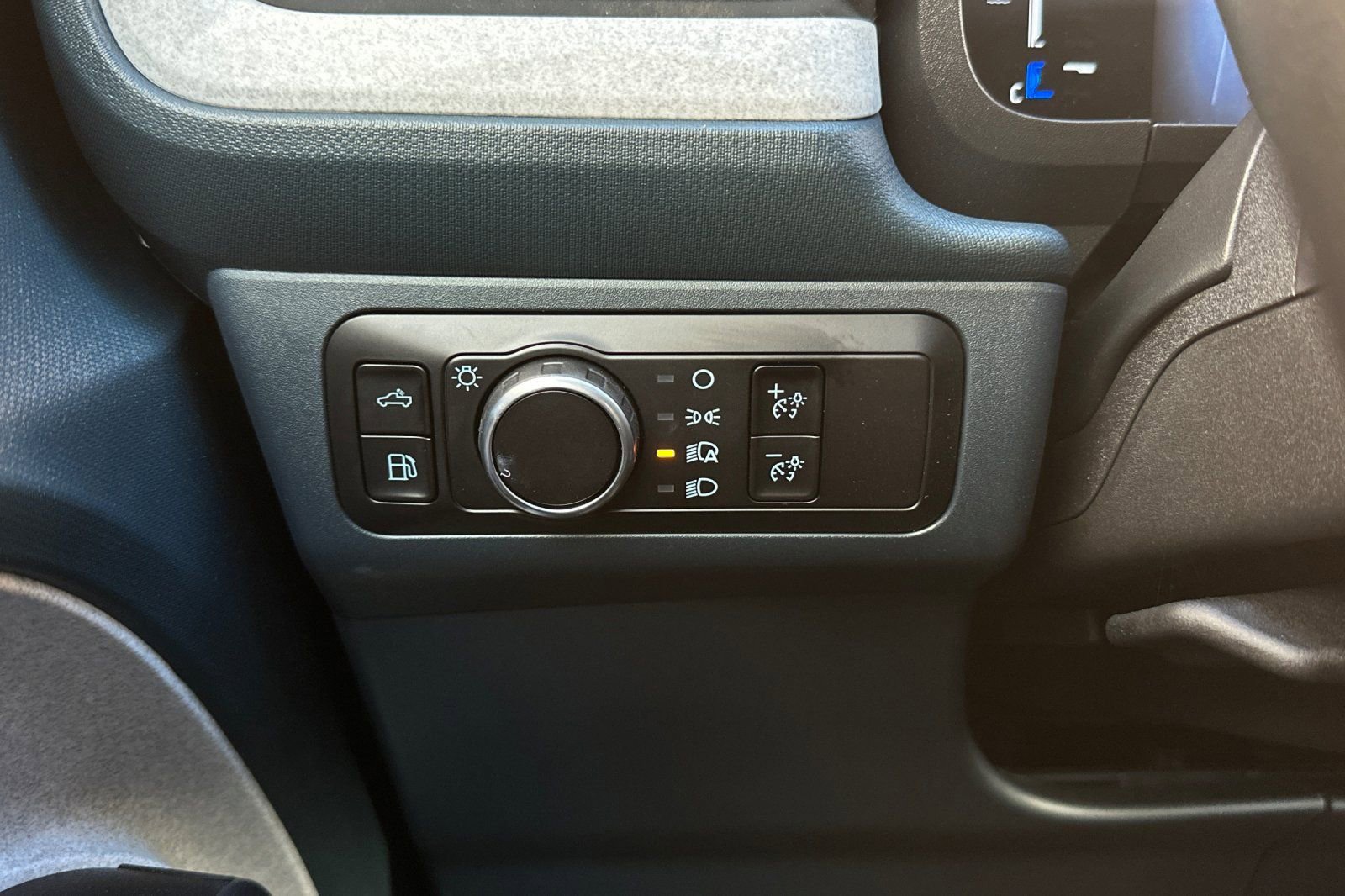 New 2026 Ford Maverick XLT image 25