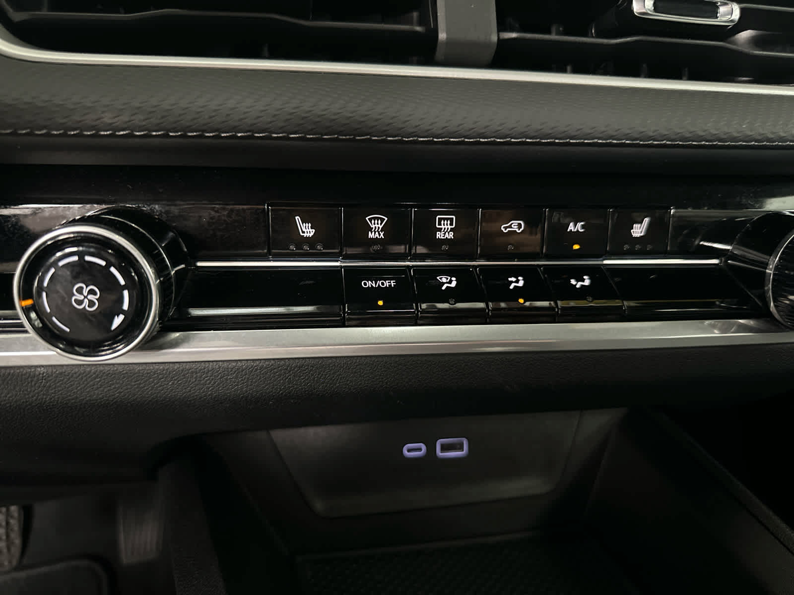 Used 2025 Chevrolet Equinox LT FWD image 26