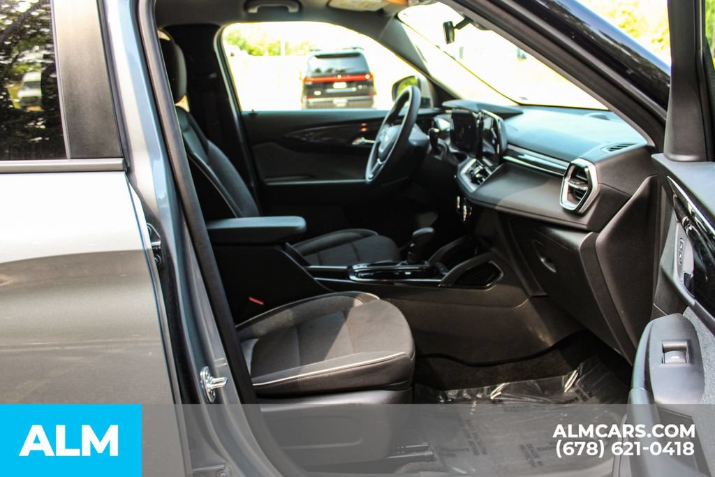 Used 2025 Chevrolet TrailBlazer LT FWD image 20