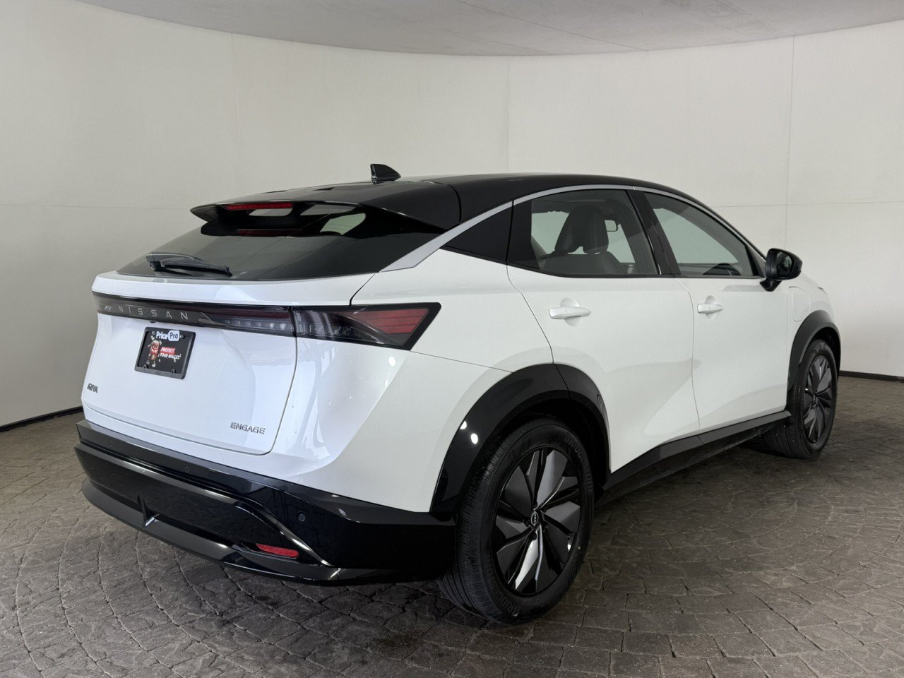 Used 2023 Nissan Ariya FWD image 9